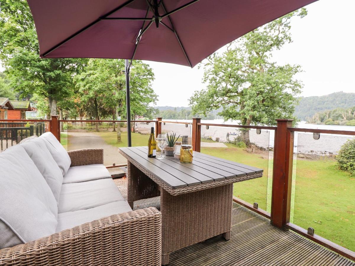 Loubi'S Lakeside Lodge 温德米尔 外观 照片