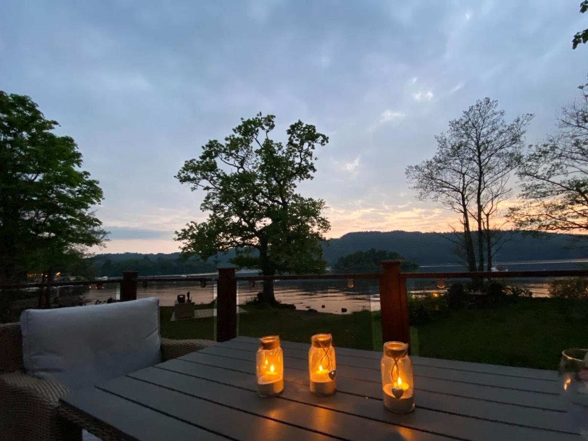 Loubi'S Lakeside Lodge 温德米尔 外观 照片