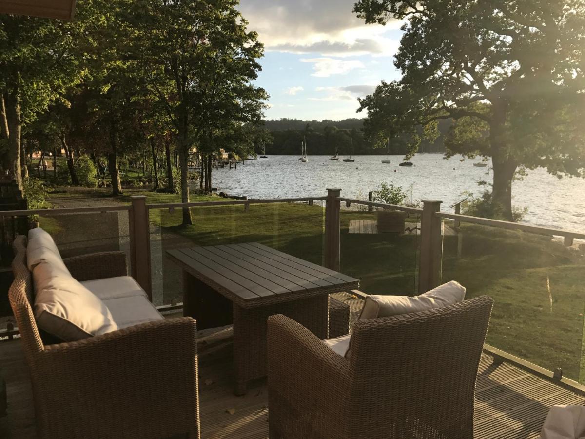 Loubi'S Lakeside Lodge 温德米尔 外观 照片