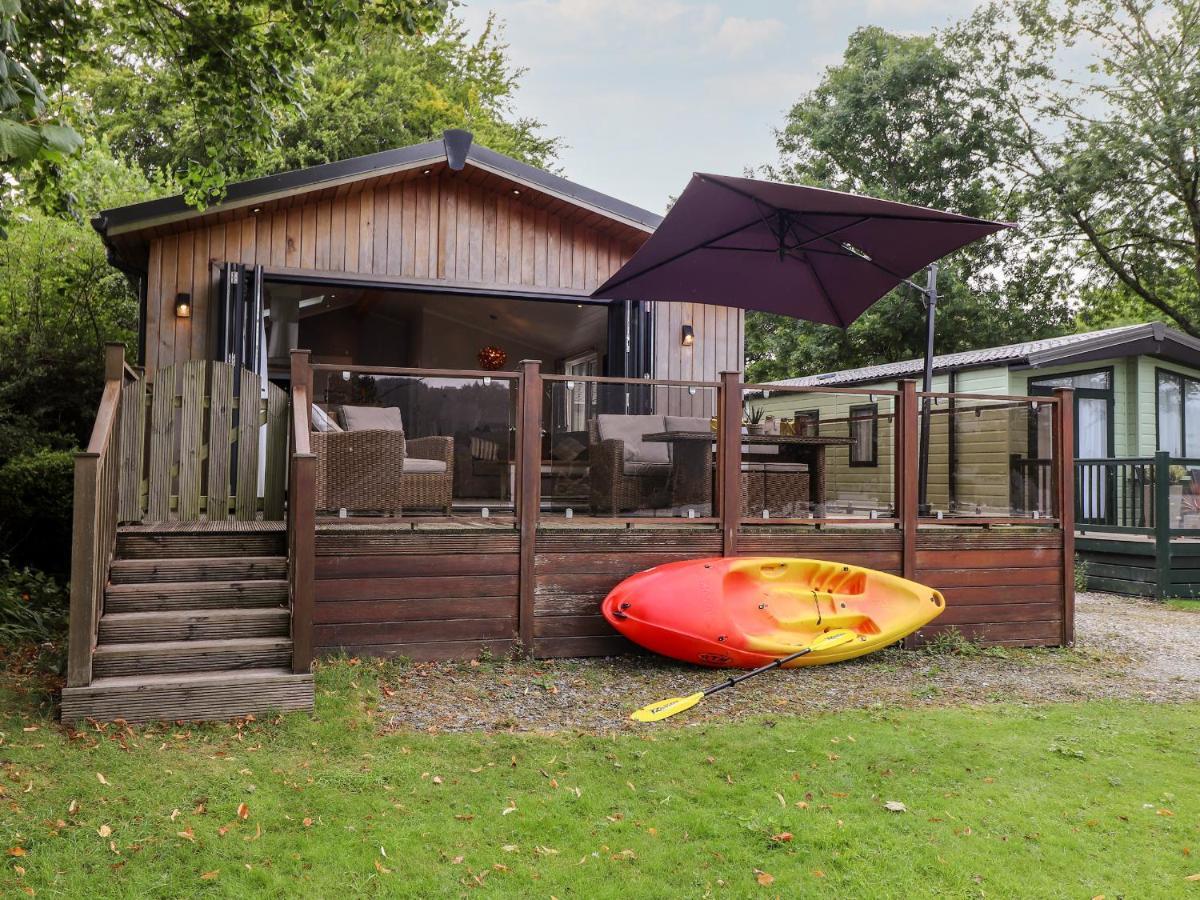 Loubi'S Lakeside Lodge 温德米尔 外观 照片